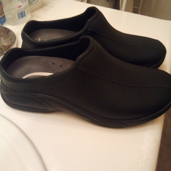 Shoes - Women's clogs
